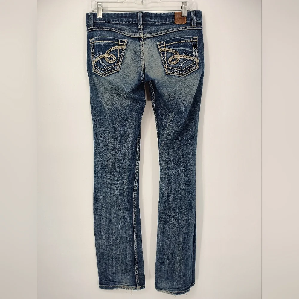 BKE Women's Boot Cut Jeans - Classic Blue Low Rise Size 28x35 1/2 - Picture 3 of 6